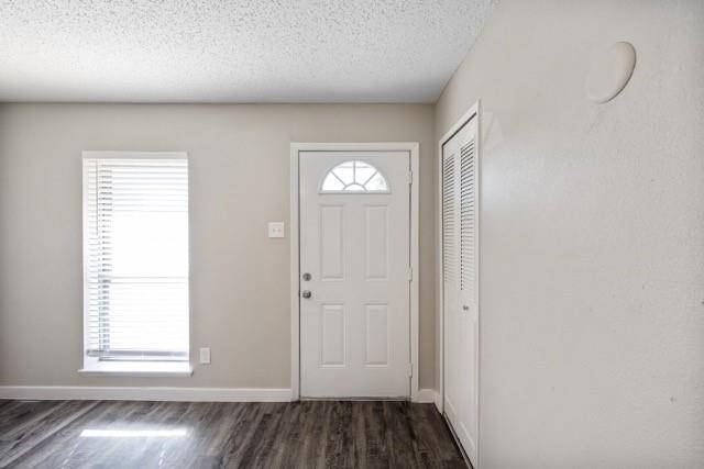 802 Las Palmas Drive, Grand Prairie, TX 75052