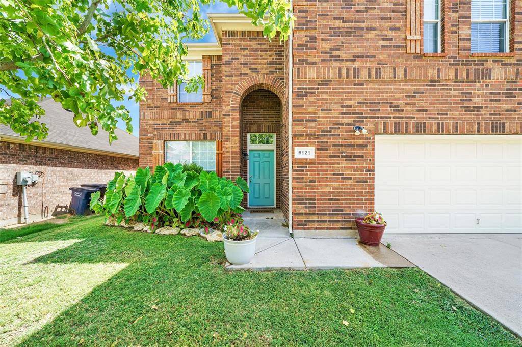 5121 Breeze Hollow Court, Fort Worth, TX 76179