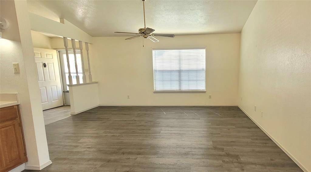 1057 Whitewater Trail, Desoto, TX 75115