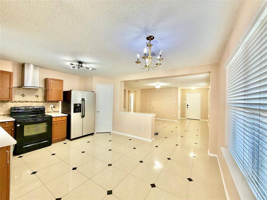 7409 Cresswell Drive, Arlington, TX 76001