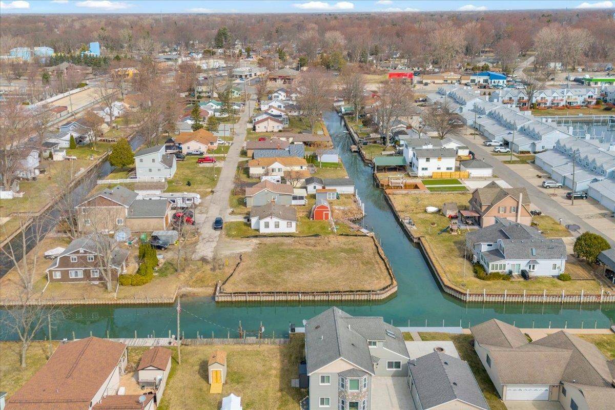 102 Island CT, Algonac, MI 48001