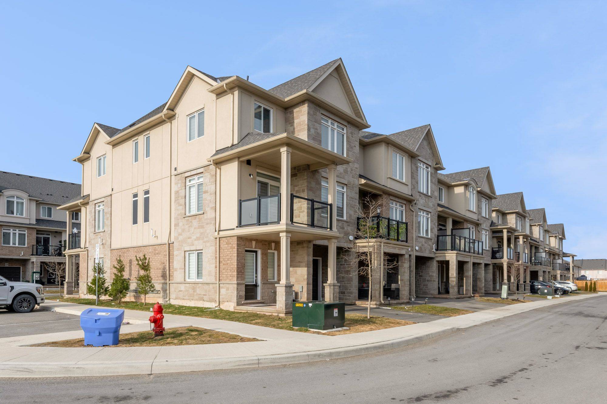 40 Zinfandel DR #36, Hamilton, ON L8E 0L1