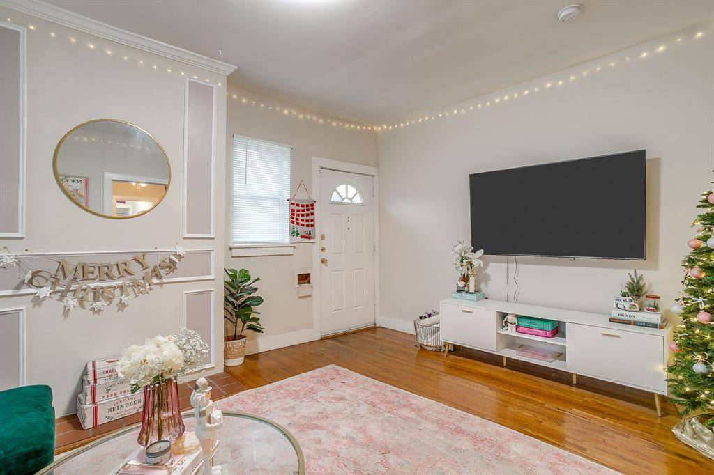 2544 S University Drive, Fort Worth, TX 76109