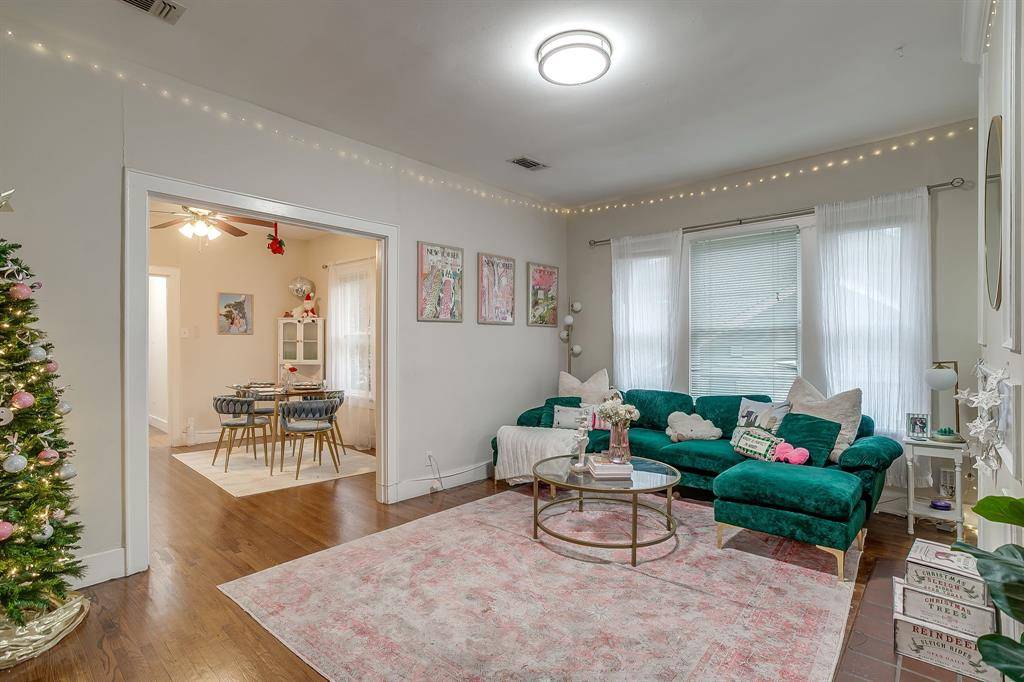 2544 S University Drive, Fort Worth, TX 76109