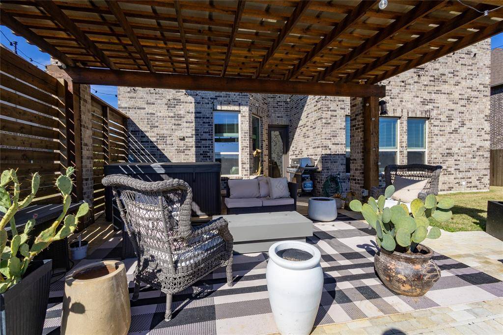 2711 Fleur De Lis Lane, Grand Prairie, TX 75054