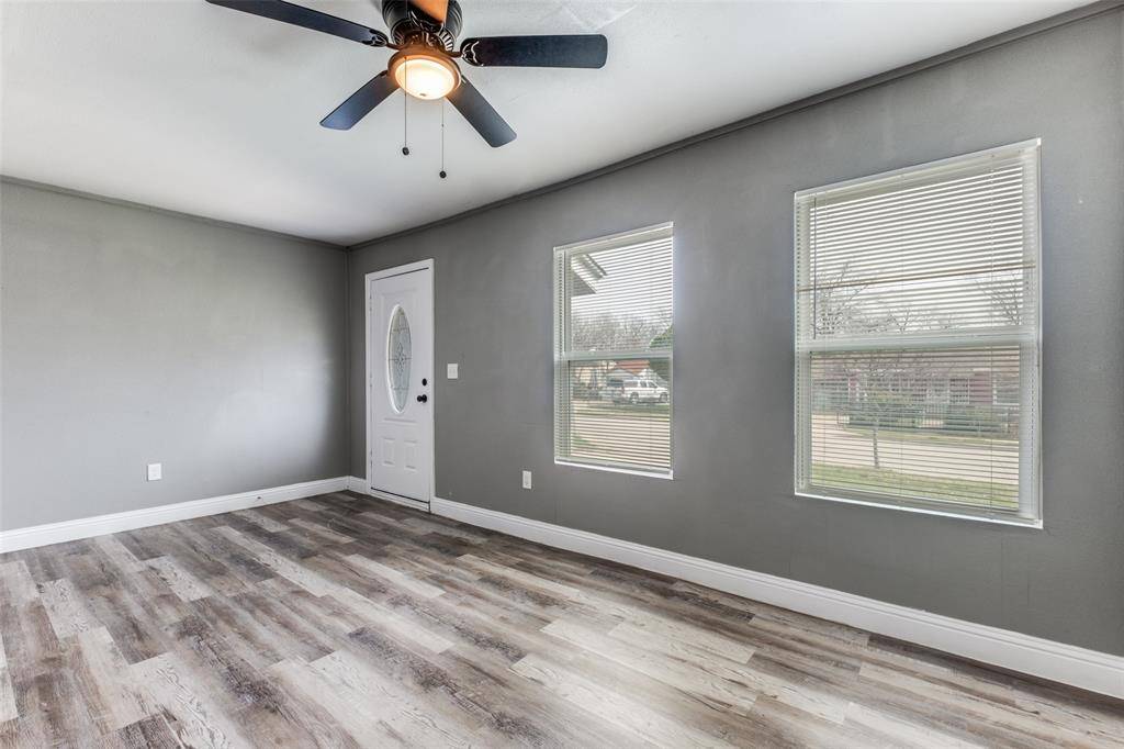 3111 Arizona Avenue, Dallas, TX 75216