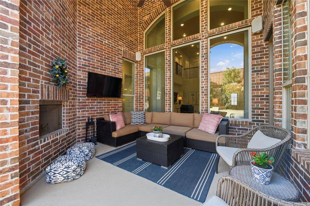 1036 Cabinside Drive, Roanoke, TX 76262