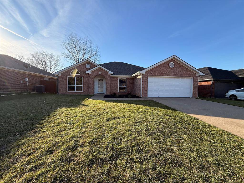 1602 Crestmeadow Lane, Mansfield, TX 76063