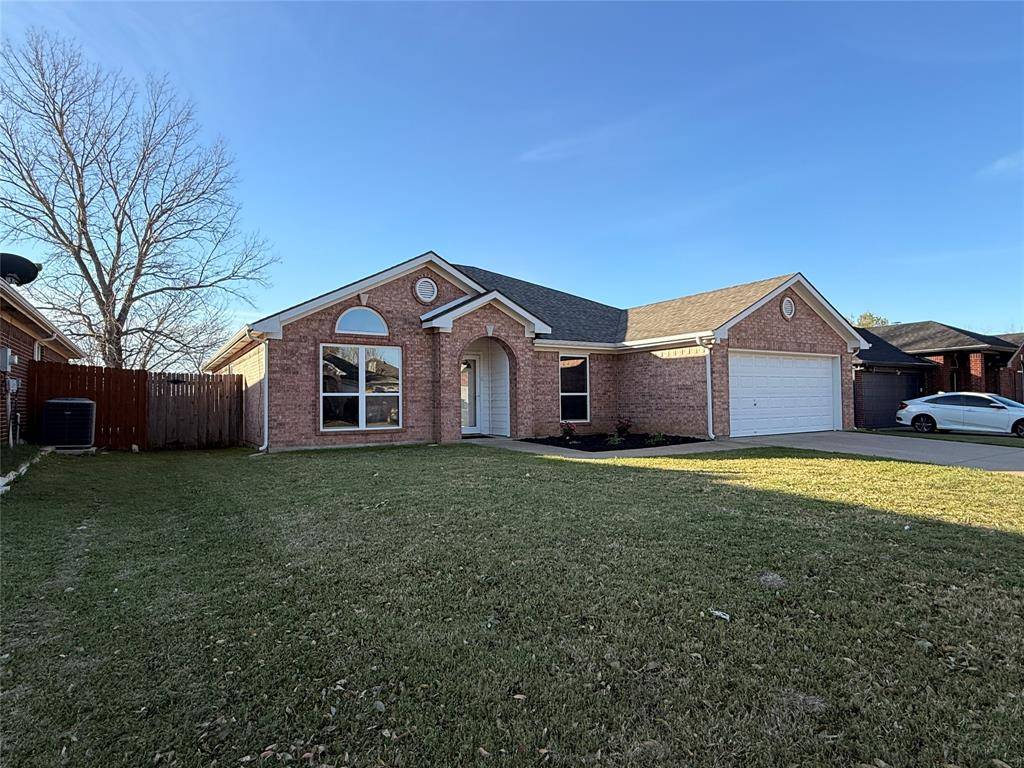 1602 Crestmeadow Lane, Mansfield, TX 76063