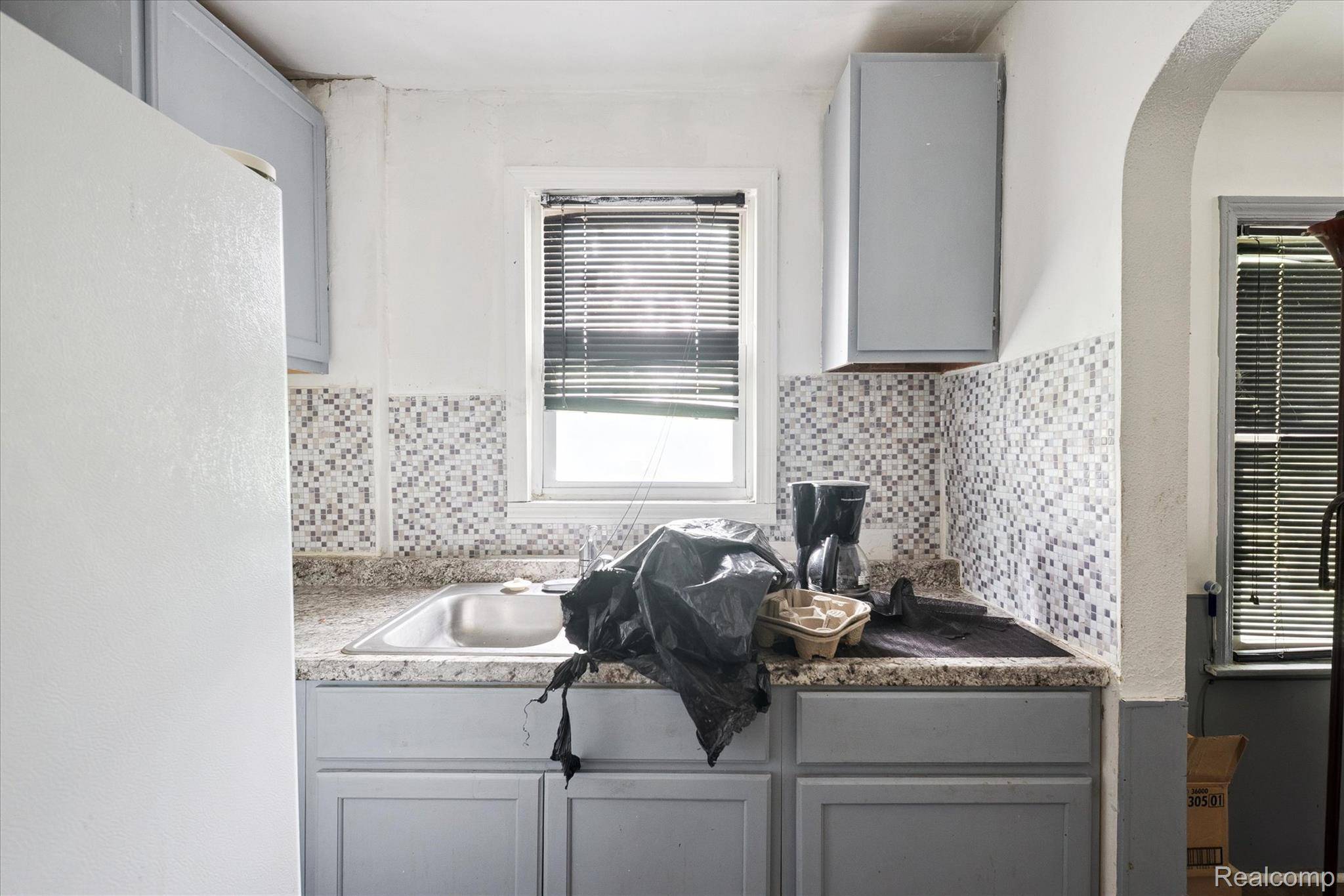 19389 HOOVER ST, Detroit, MI 48205