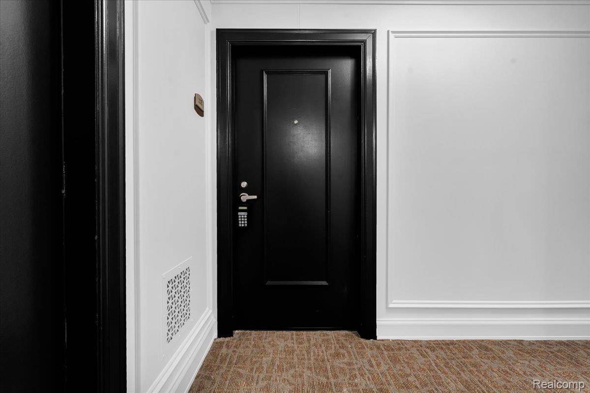 525 W LAFAYETTE BLVD #12E, Detroit, MI 48226