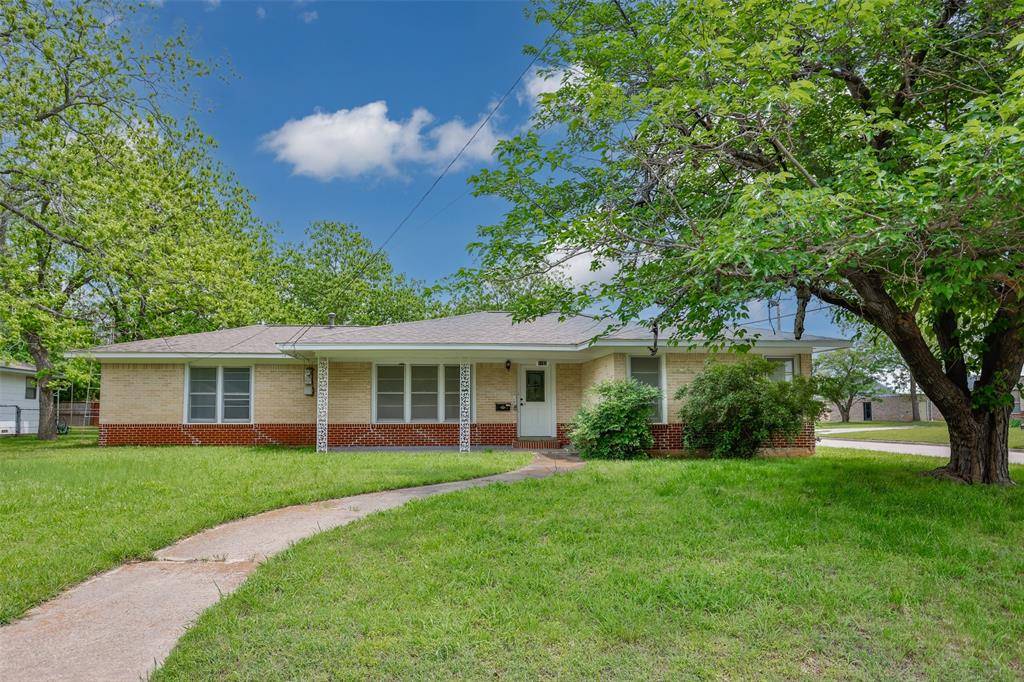 1102 Fair Avenue, Gainesville, TX 76240