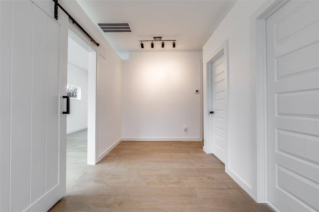 1739 Marfa Avenue, Dallas, TX 75216