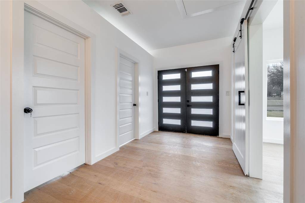 1739 Marfa Avenue, Dallas, TX 75216