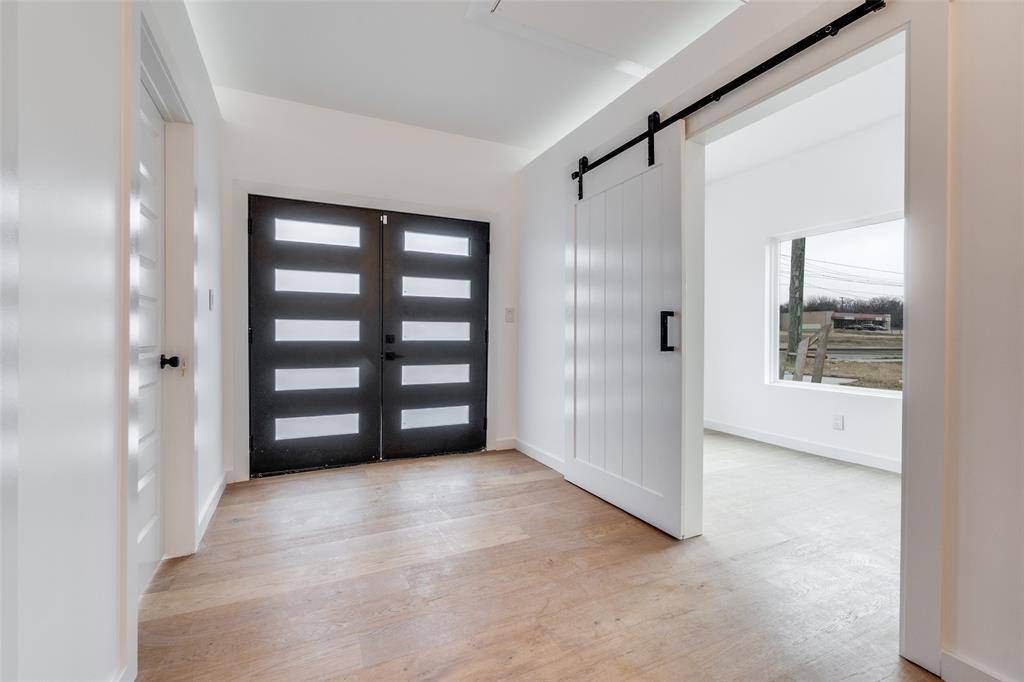 1739 Marfa Avenue, Dallas, TX 75216