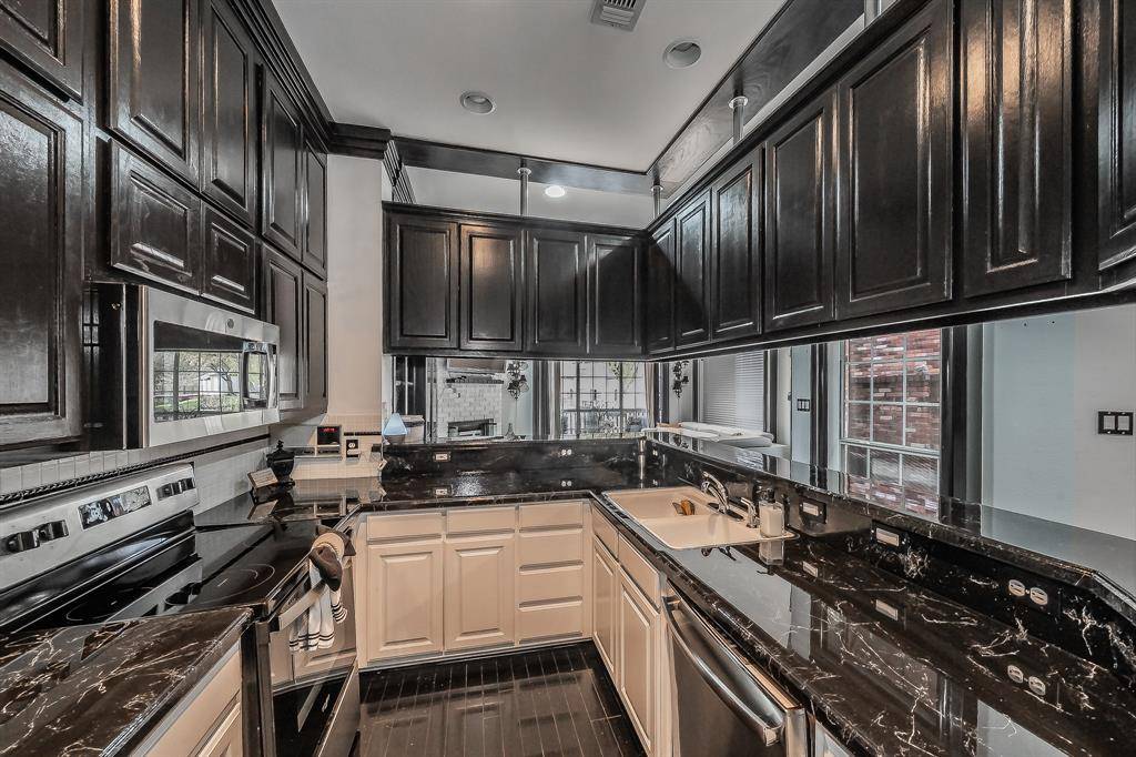 619 Lochngreen Trail, Arlington, TX 76012