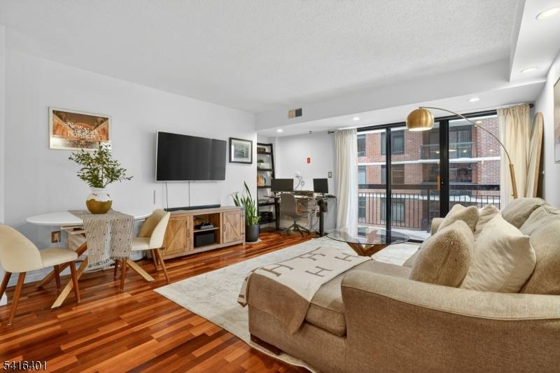 700 1St ST #12M, Hoboken City, NJ 07030