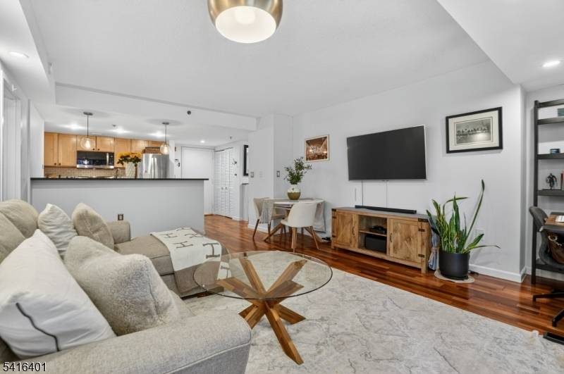 700 1St ST #12M, Hoboken City, NJ 07030
