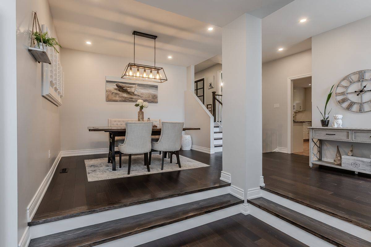 2360 Cavendish DR, Burlington, ON L7P 3B4