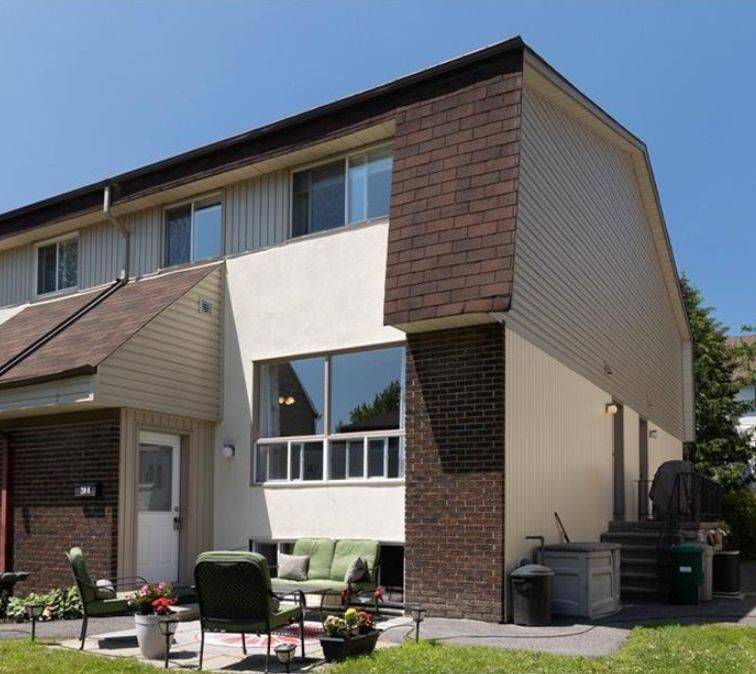 20 A Sonnet Crescent CRES #135, Bells Corners And South To Fallowfield, ON K2H 8W7