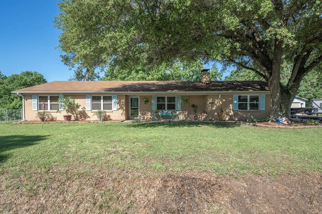 542 S Houston Street, Edgewood, TX 75117