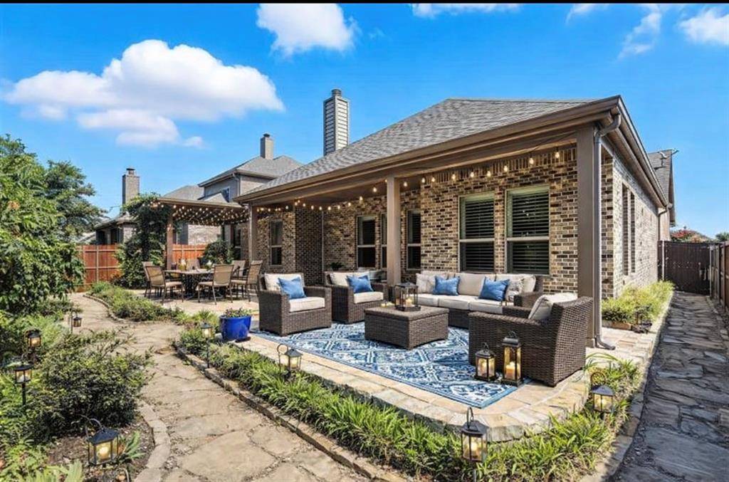 245 Prairie Oak Court, Burleson, TX 76028