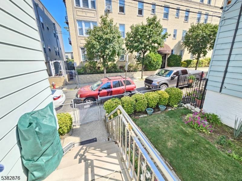 121 De Kalb Ave, Jersey City, NJ 07306