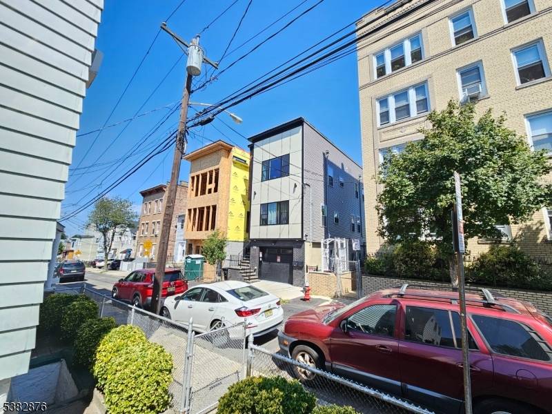 121 De Kalb Ave, Jersey City, NJ 07306