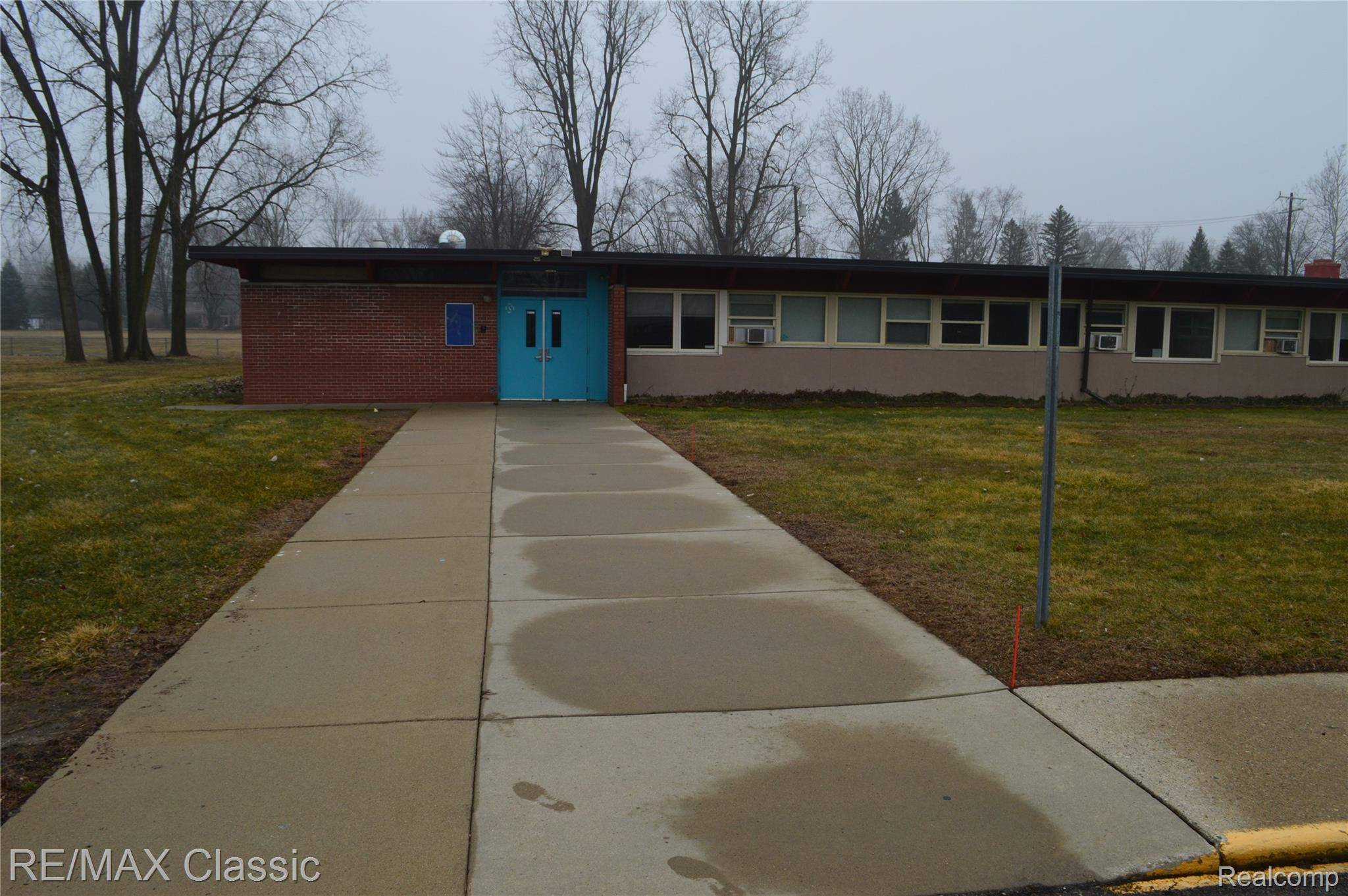 16360 Hubbard ST, Livonia, MI 48154