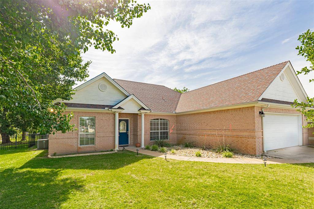 1503 S College Avenue, Decatur, TX 76234