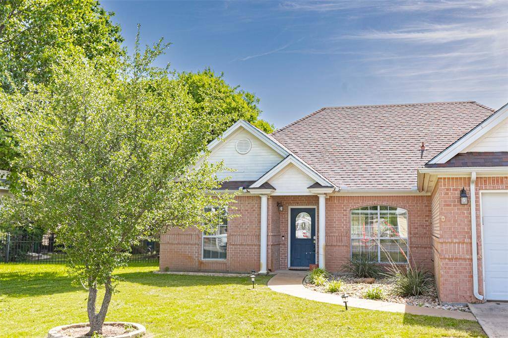 1503 S College Avenue, Decatur, TX 76234