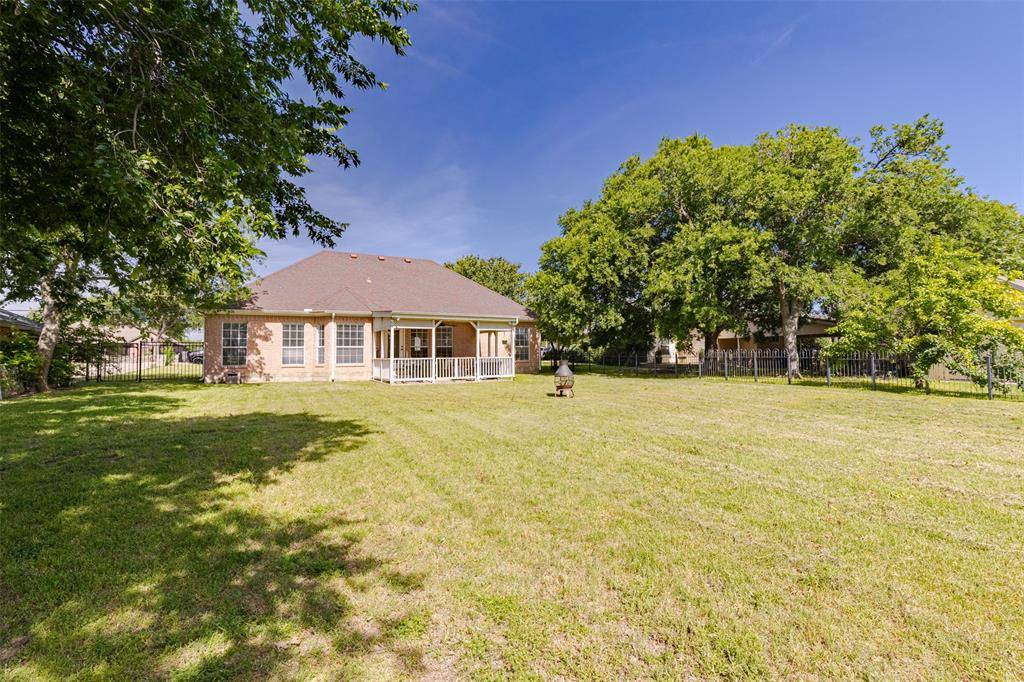 1503 S College Avenue, Decatur, TX 76234