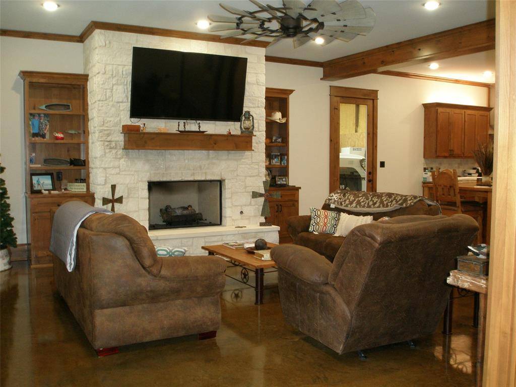 13001 County Road 3300, Brownsboro, TX 75756