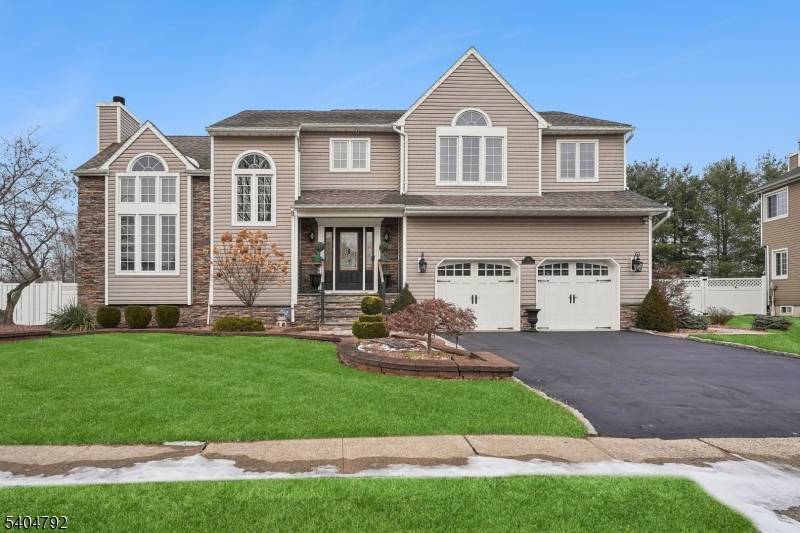 13 Crestmont Dr, Hillsborough Twp., NJ 08844