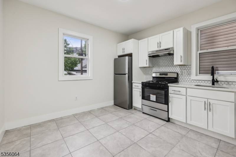 148 N 15Th St, East Orange City, NJ 07017