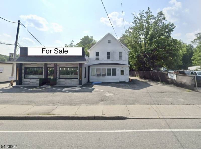 897 Ringwood Ave, Wanaque Boro, NJ 07420