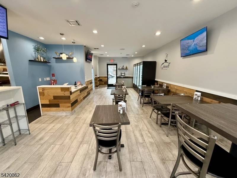 897 Ringwood Ave, Wanaque Boro, NJ 07420