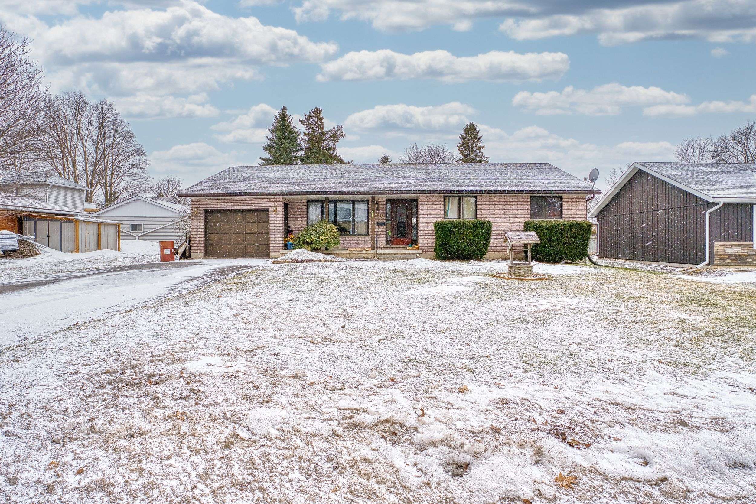 520 Victoria ST, Minto, ON N0G 2P0