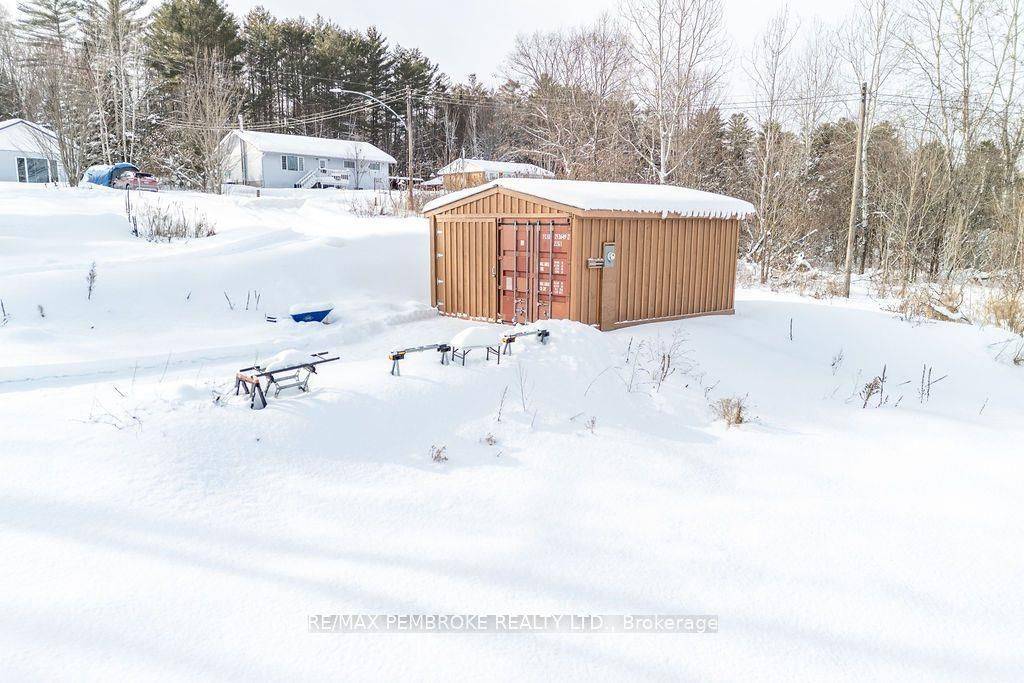 88 Lance RD, Laurentian Hills, ON K0J 1P0