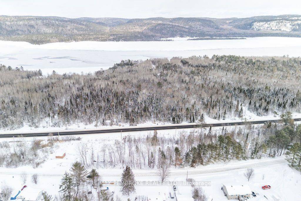 88 Lance RD, Laurentian Hills, ON K0J 1P0