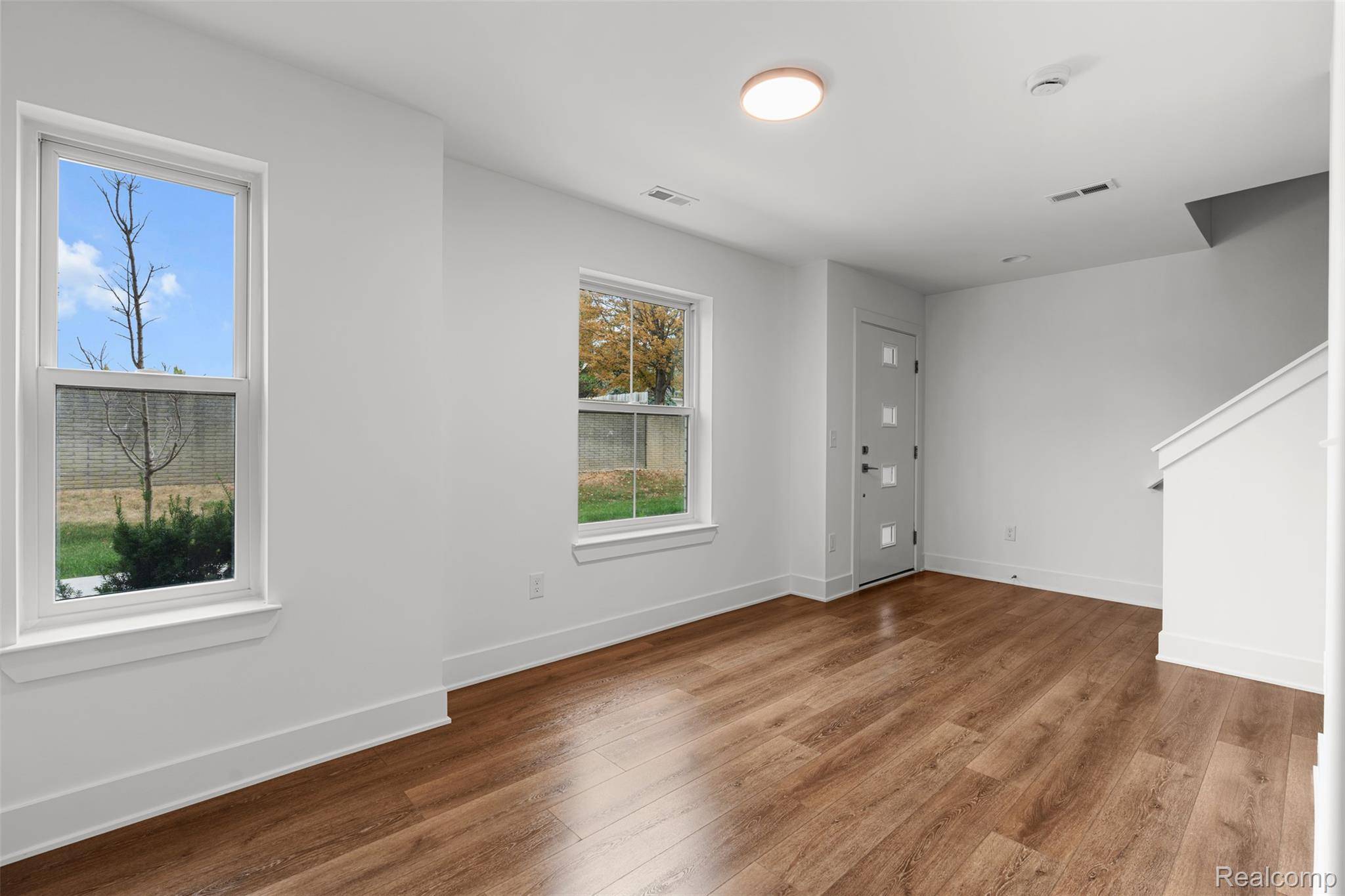 2845 Summers PL, Troy, MI 48084