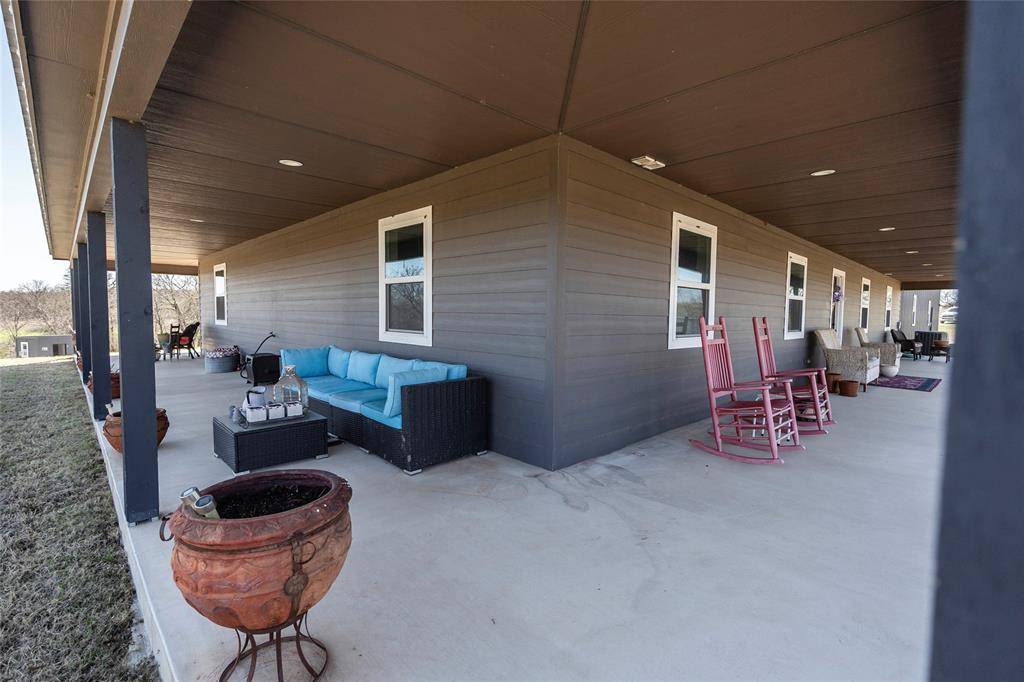 2216 N Greenbrier Road, Nocona, TX 76255