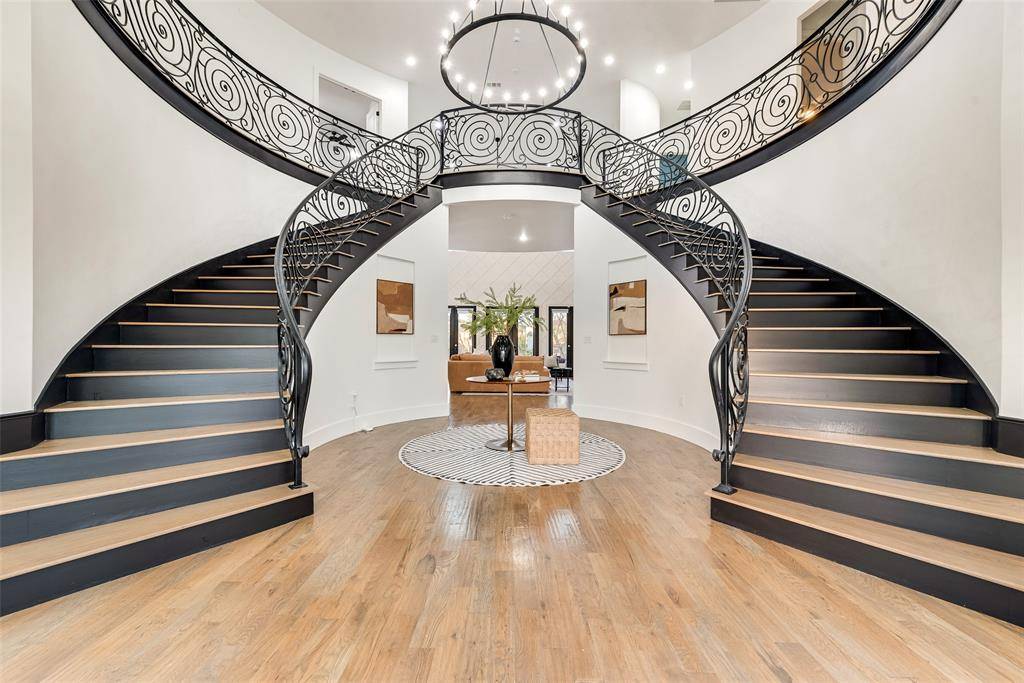 464 Breezeway Court, Cedar Hill, TX 75104