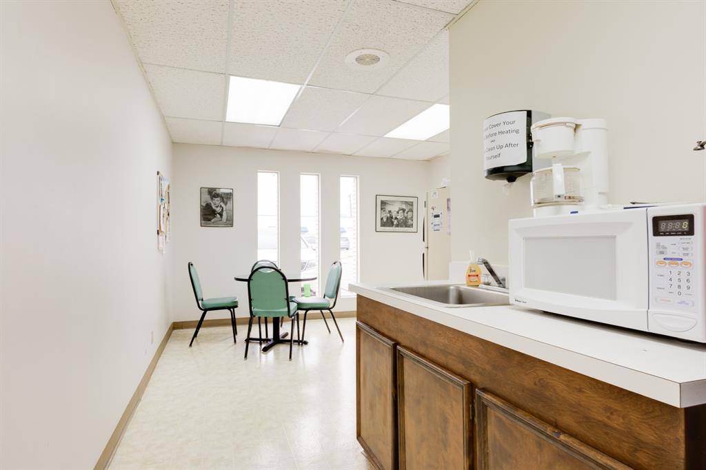 3610 W Pioneer Parkway #203, Pantego, TX 76013