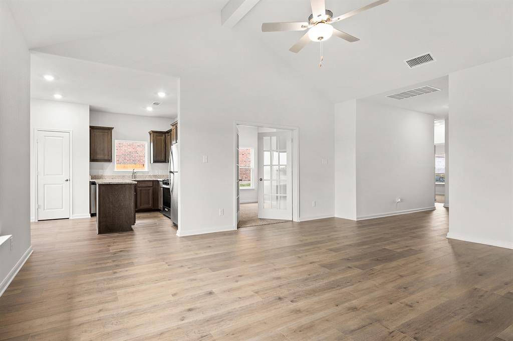 312 Revolution Drive, Venus, TX 76084