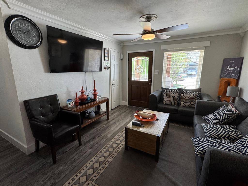 320 Pecan Street, Wilmer, TX 75172