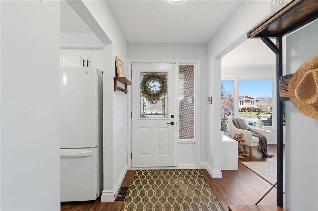 21 MARGARET AVE, Grimsby, ON L3M 4P2