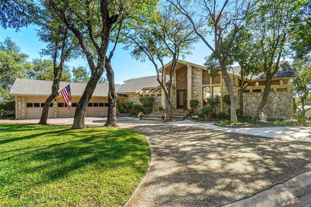 7909 Woodharbor Drive, Fort Worth, TX 76179