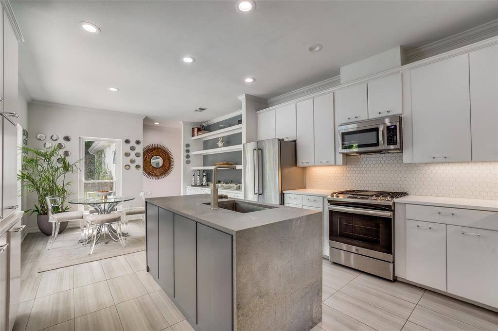 7220 Lavendale Circle, Dallas, TX 75230