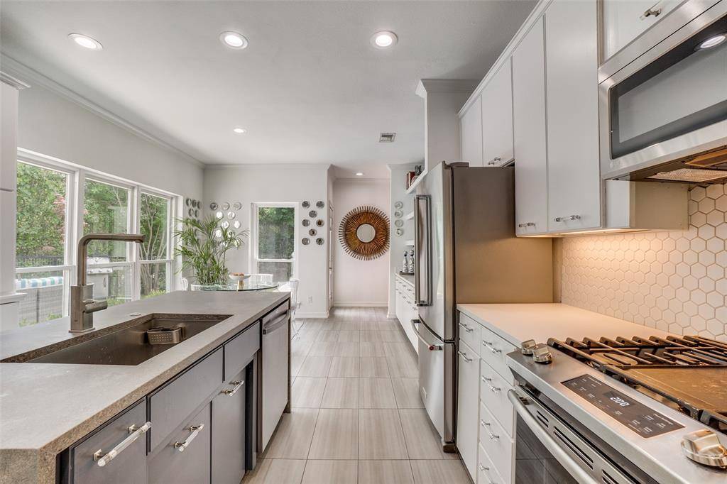 7220 Lavendale Circle, Dallas, TX 75230